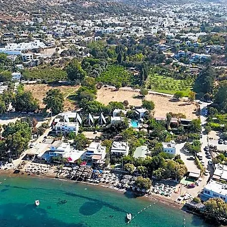 Paradise Guemuesluek Szálloda Giriş