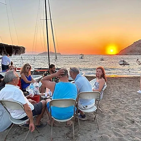 Paradise Guemuesluek Szálloda 3*